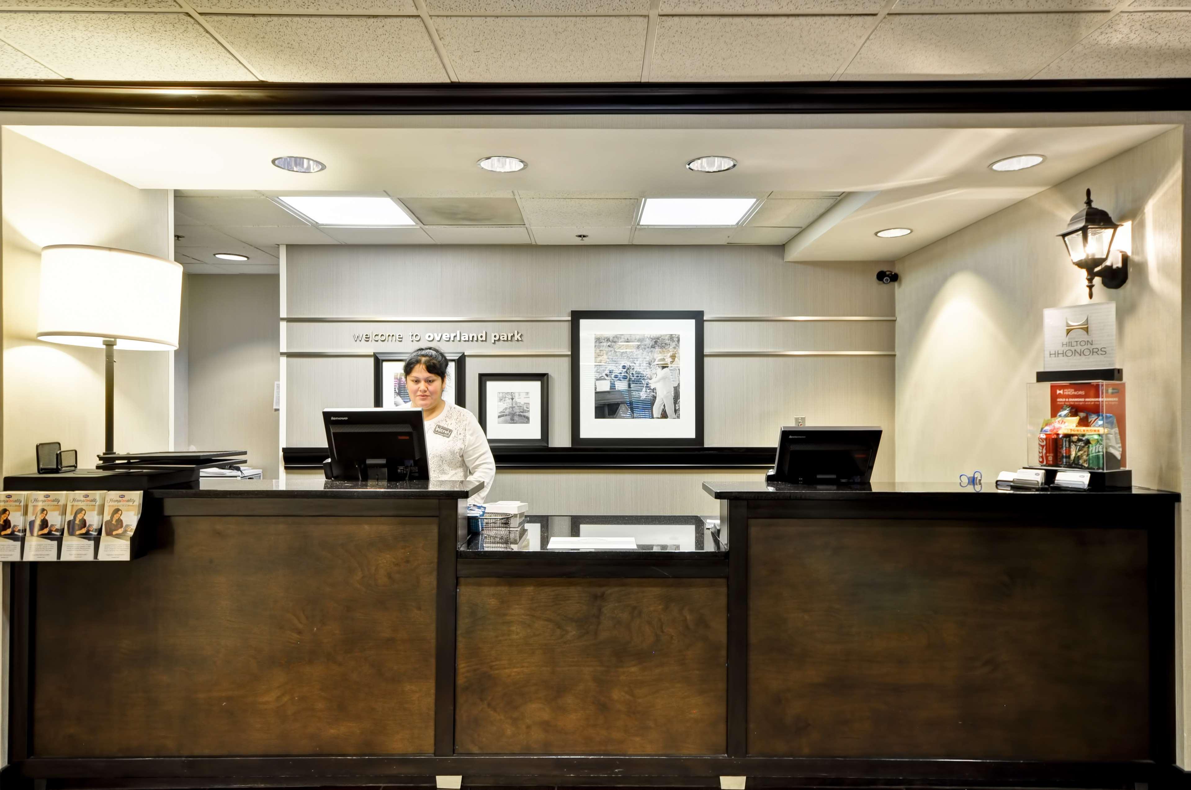 Hampton Inn Overland Park Kültér fotó