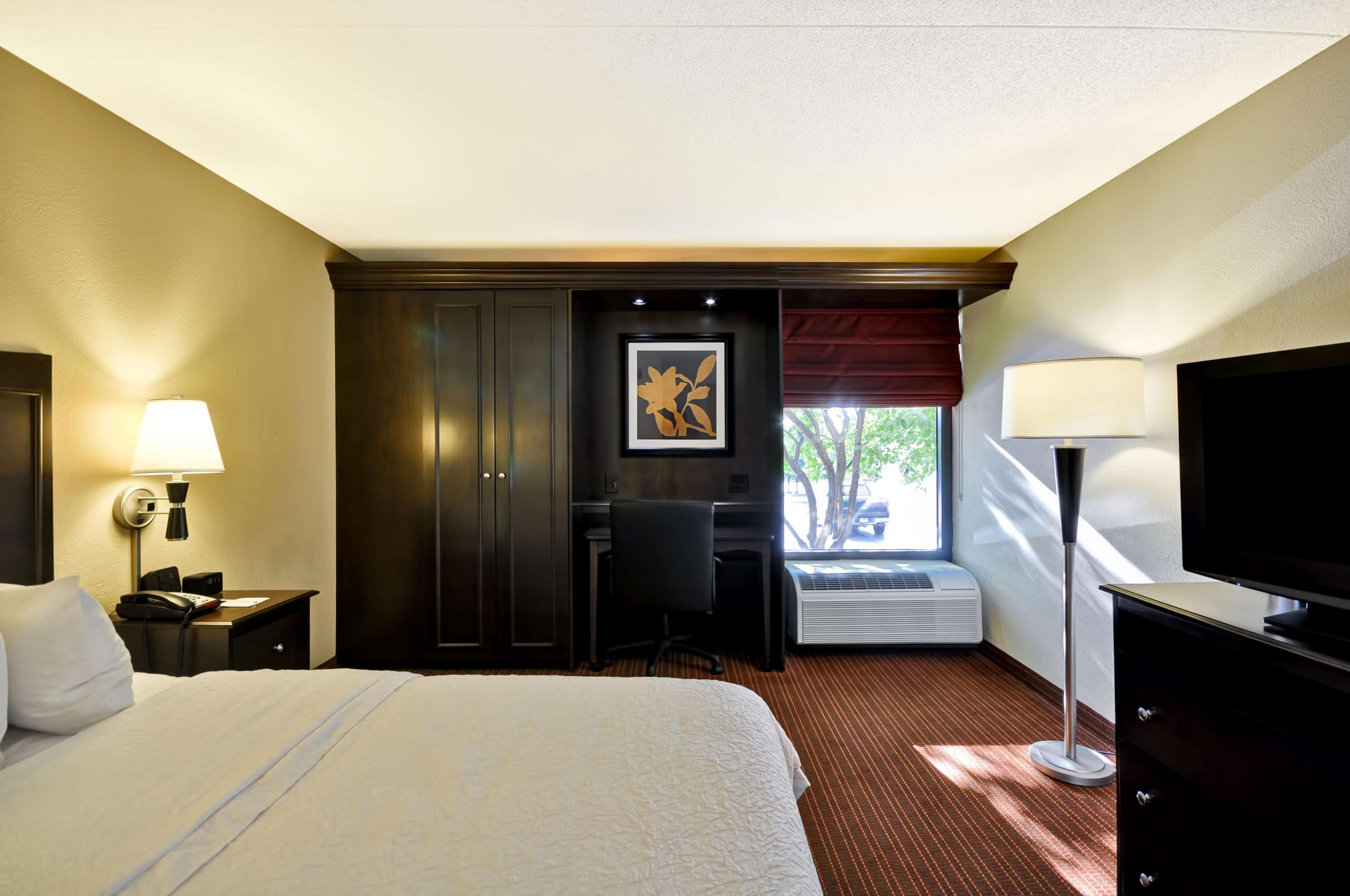 Hampton Inn Overland Park Kültér fotó